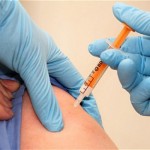 injekcio_visszahuzodo_tu_egeszsegugy_orvos_vakcina