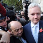 Julian Assange-ot, a WikiLeaks alapítóját kiadja Nagy-Britannia