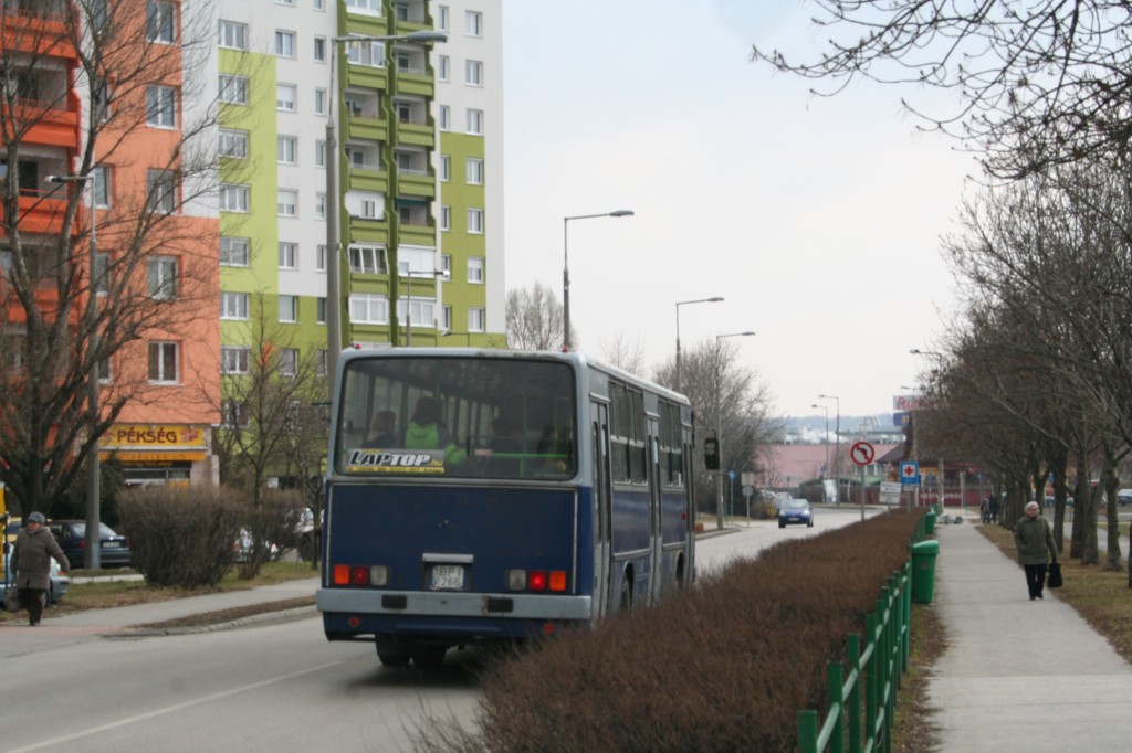 A BKV Budaörsön közlekedő autóbusza (240E)