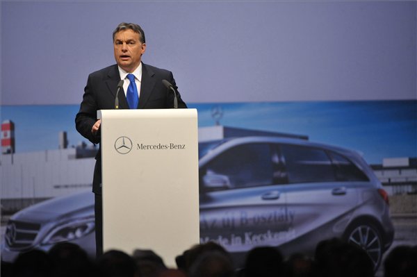 Mercedes_Kecskemet_megnyito_Orban_V