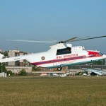 Budaörs, 2012. július 8. Kora reggel a Budaörsi reptéren levegőbe emelkedik 12 fős személyzettel a Fehéroroszországból érkezett Mi-26 helikopter. A világ jelenleg legnagyobb szállítóhelikoptere, a fehérorosz rendkívüli helyzetek minisztériumának gépe a Magyarországon forgatott Good Day to Die Hard című film munkálataiban vett részt. Mielőtt kilépne a magyar légtérből, Debrecenben még leszáll és megtankolják. MTI Fotó: Lakatos Péter