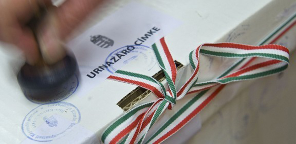 szavazas_magyar_valasztas_urna_urnazaras