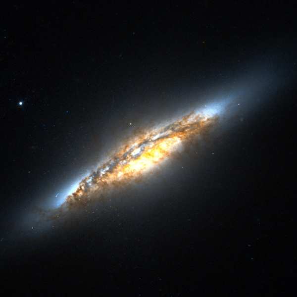 NGC_5010_lencse_galaxis