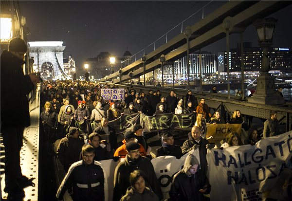 hallgatoi_tiltakozas_budapest2012dec