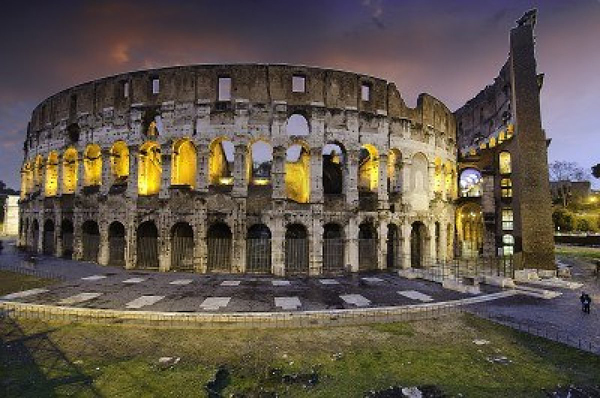 Colosseum_00_olaszo_roma_kolosszeum