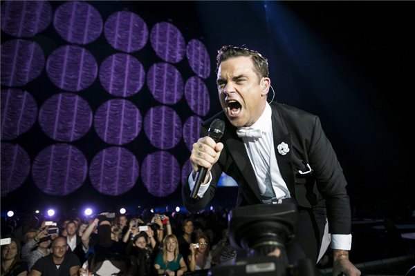 Robbie_Williams_budapest_2014apr25