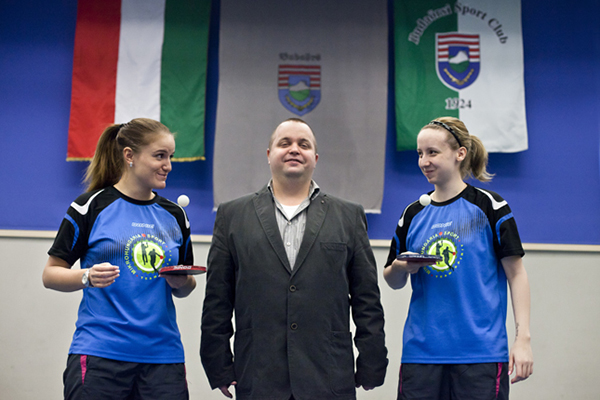 Pergel Szandra és Madarász Dóra pingpong játékosok edzése a Budaörsi Sport Klubban