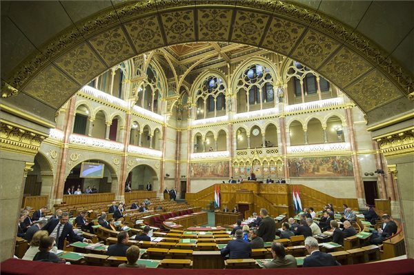 magyar_parlament2_2014maj