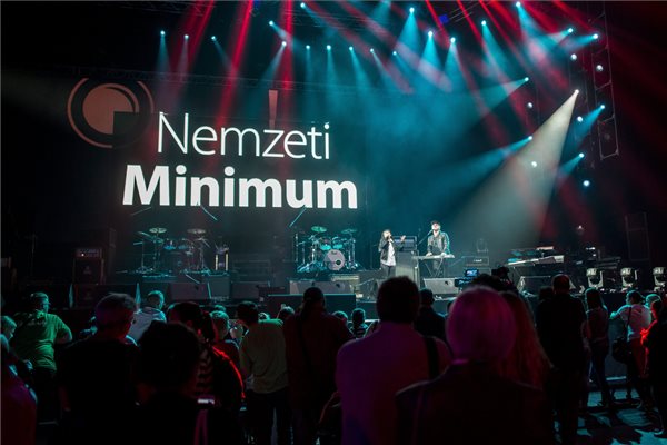 nemzeti_minimum_koncert_arena1_2015