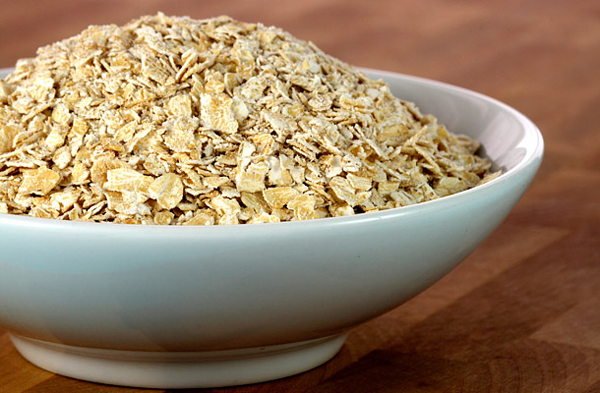 oat flakes in a bowl