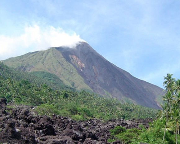 Karangetang vulkán, Indonézia
