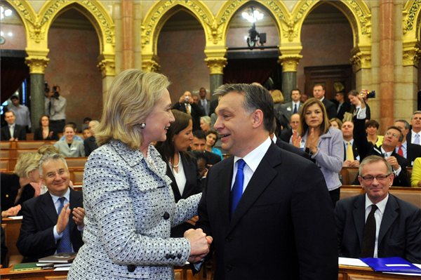 Hillary_Clinton_Orban_Viktor_Budapest_TomLantosIntezet