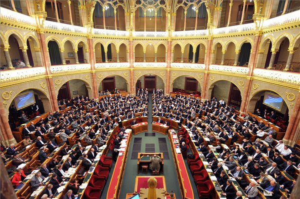 Parlament_Orszaggyules_2011_01
