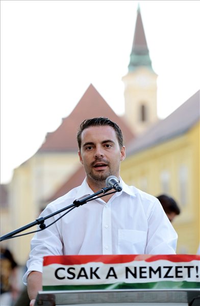 magyar_elet_menete_jobbik_szekesfeherv2012_vona
