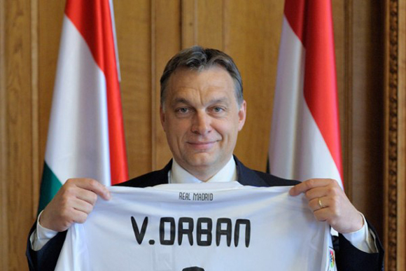 Orban_Viktor_a_csatar_konyv_