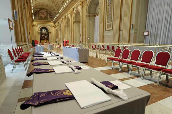 Pápaválasztás – Megkezdődött a konklávé – Budaörsi Infó