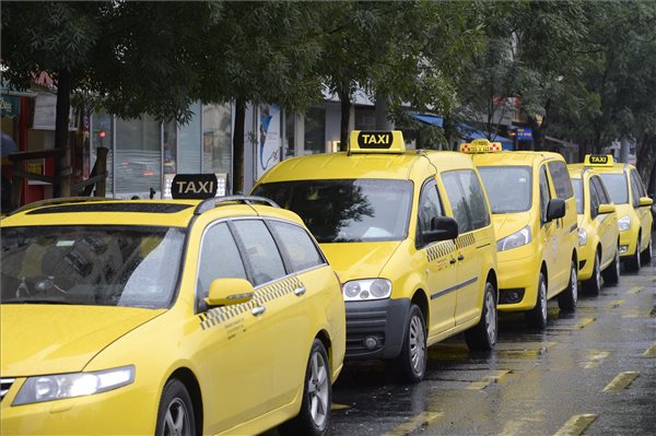 taxi_budapest_2014_sarga_taxi_00